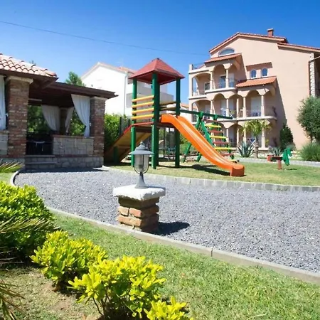 For Families With Children - Rab - 20692 *