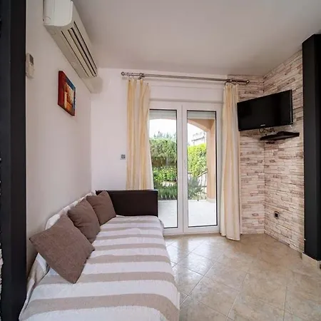 Apartment For Families With Children Lopar, Rab - 20692 *
