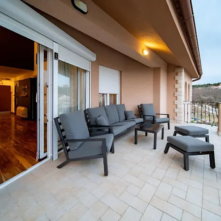 Apartment For Families With Children Lopar, Rab - 20692 *